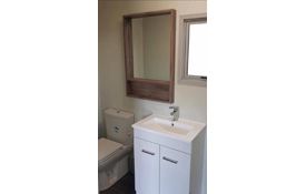 en suite cabin bathroom